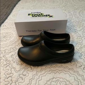 Landau Nursing Shoes